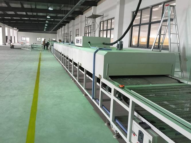 家具喷涂设备与自动喷漆生产线 水性漆及UV喷涂线的技术解析
